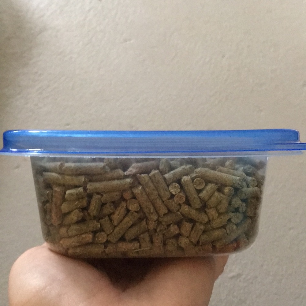 Rabbit Pellets - Picture 2 of 2